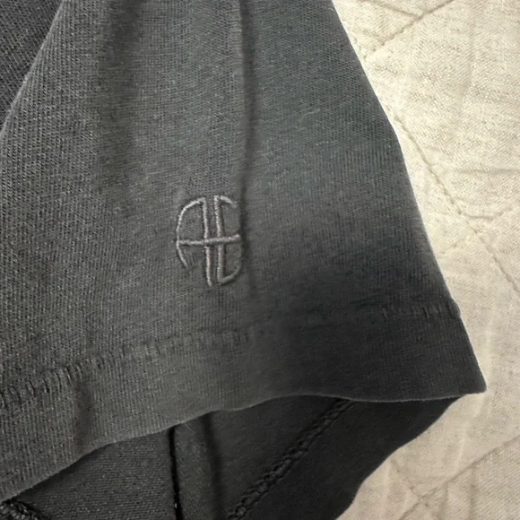 Gently worn Anine Bing Charcoal Crew Neck Tee - Picture 4 of 8